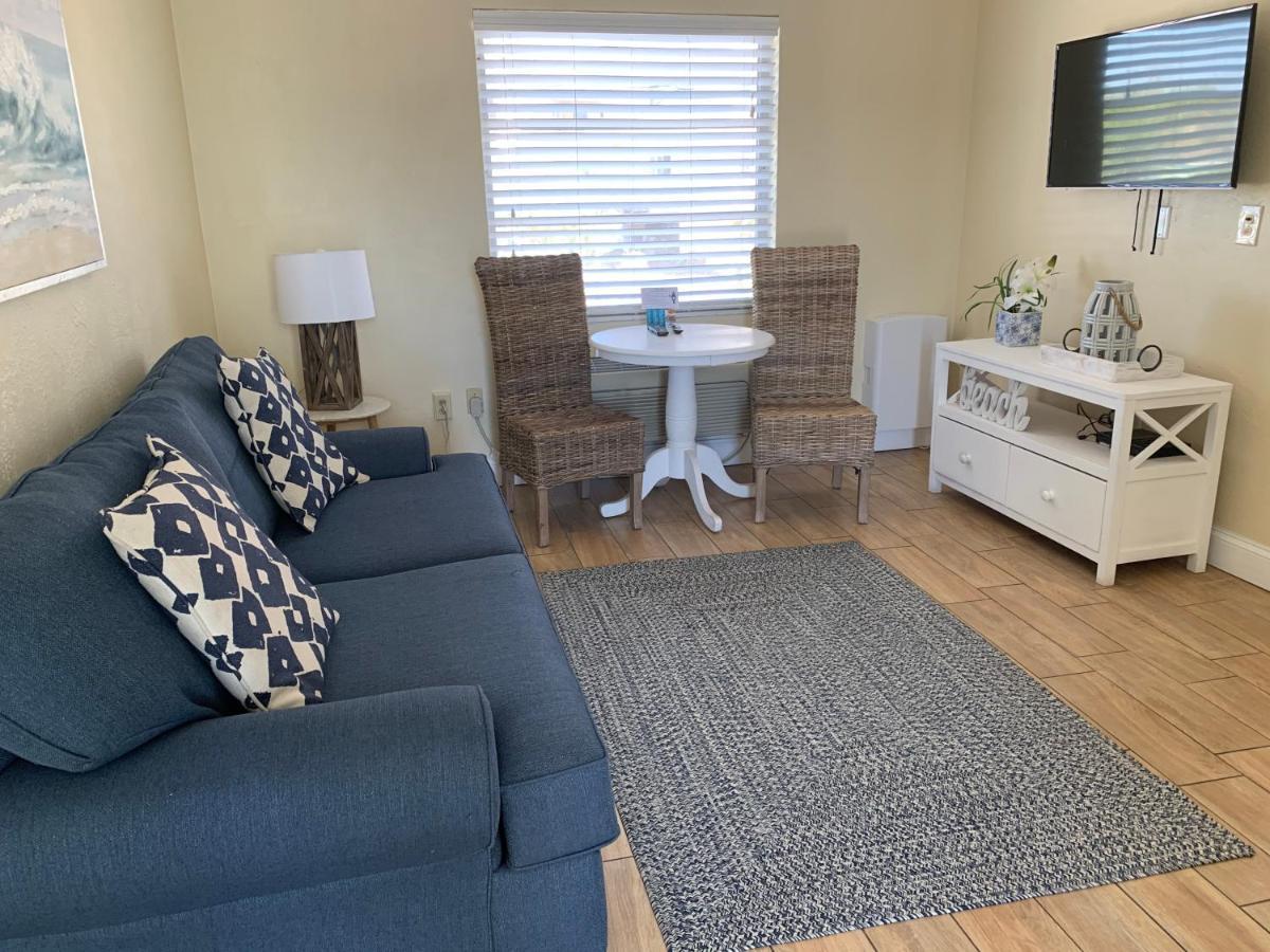 The Molloy - Treasure Island Suites & Cottages St. Pete Beach Bagian luar foto