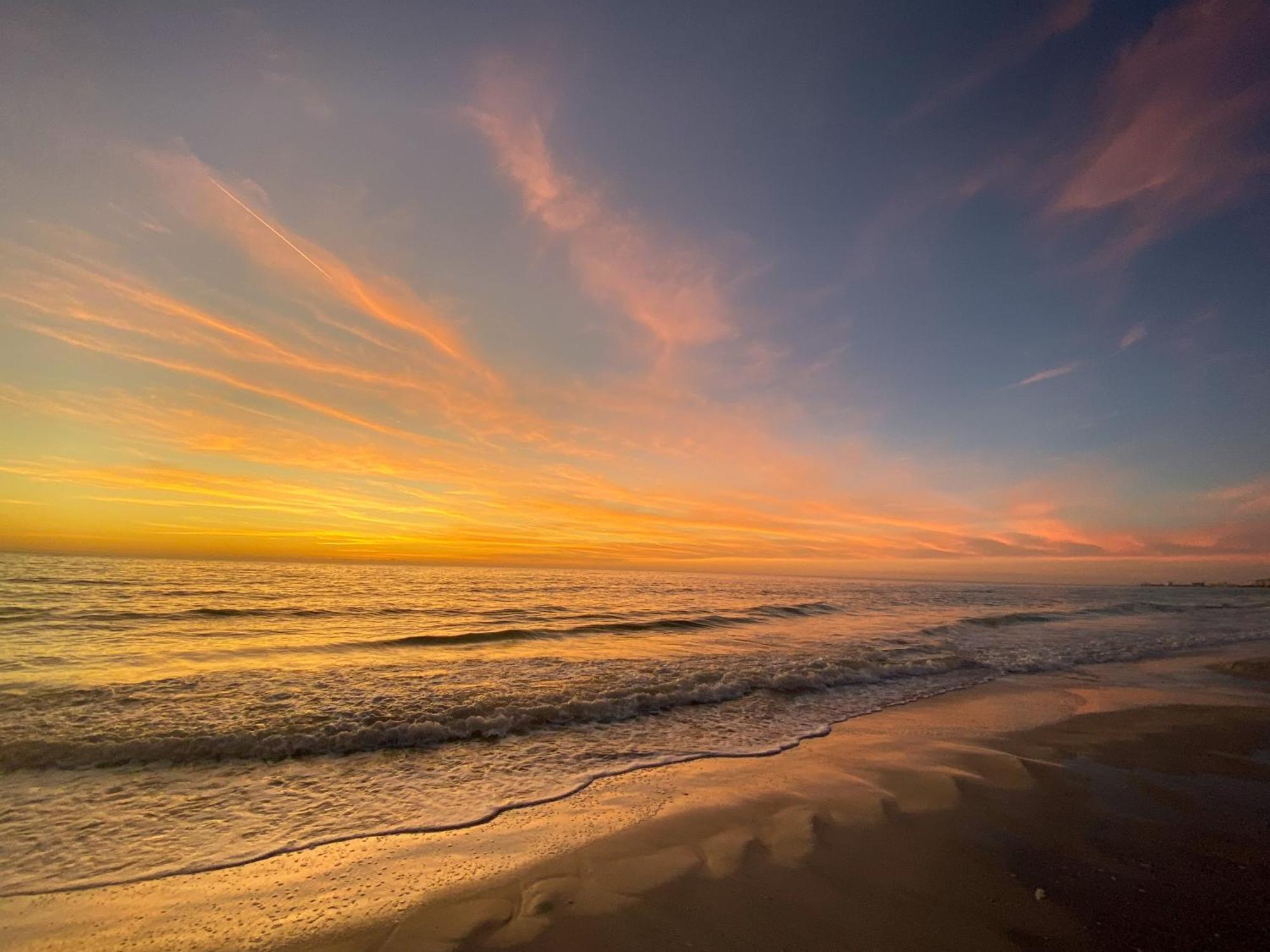 The Molloy - Treasure Island Suites & Cottages St. Pete Beach Bagian luar foto