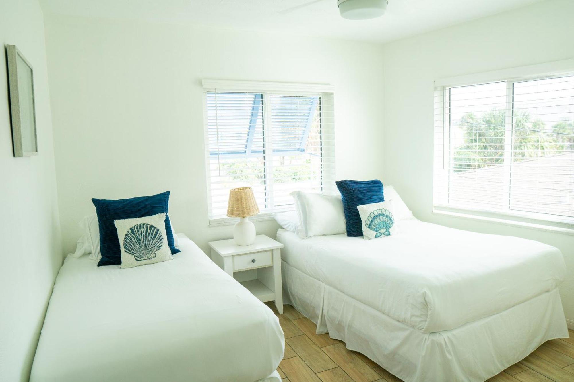 The Molloy - Treasure Island Suites & Cottages St. Pete Beach Bagian luar foto