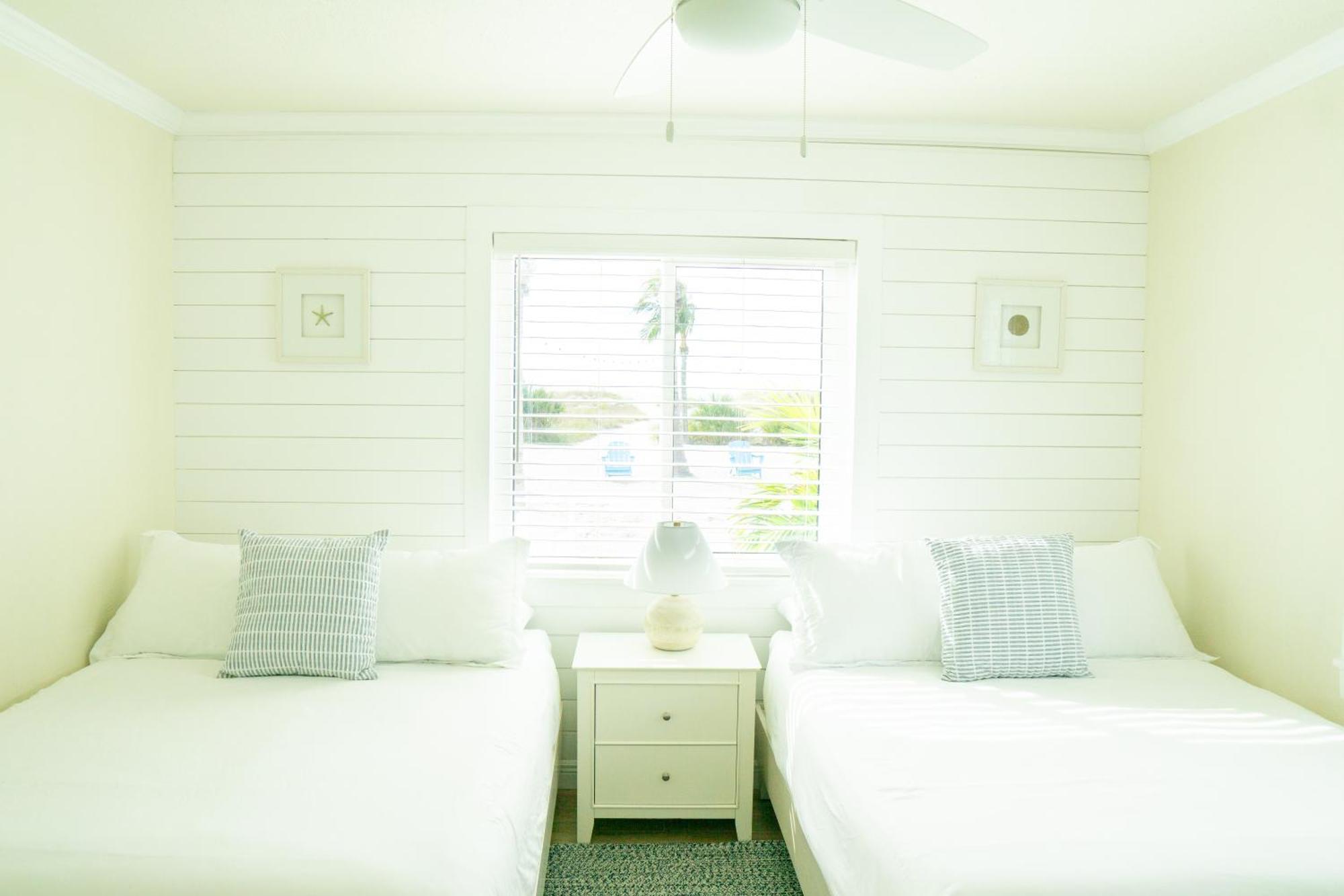 The Molloy - Treasure Island Suites & Cottages St. Pete Beach Bagian luar foto