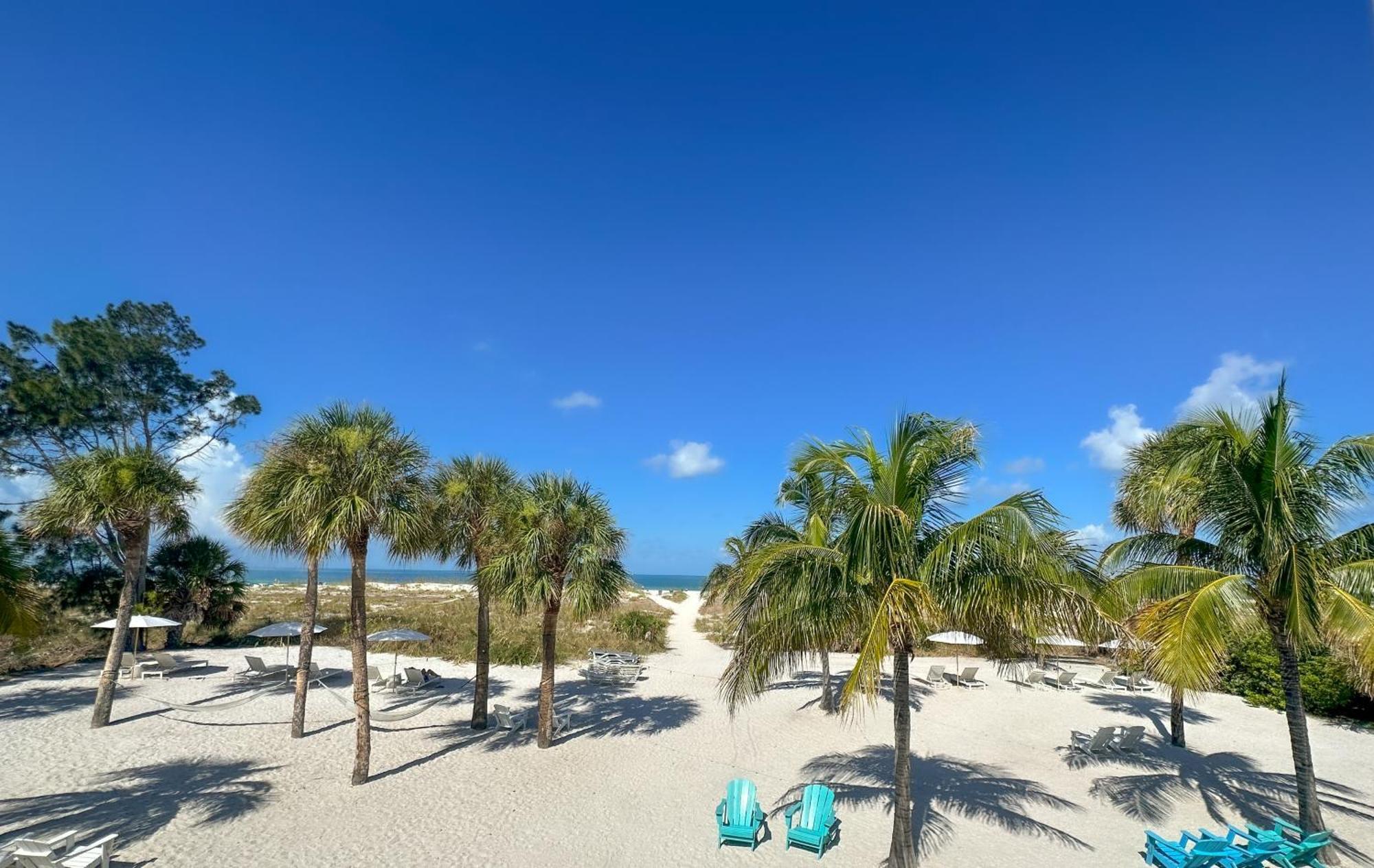 The Molloy - Treasure Island Suites & Cottages St. Pete Beach Bagian luar foto