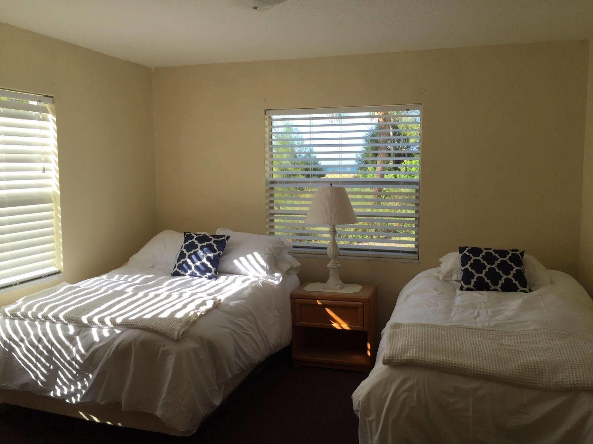 The Molloy - Treasure Island Suites & Cottages St. Pete Beach Bagian luar foto