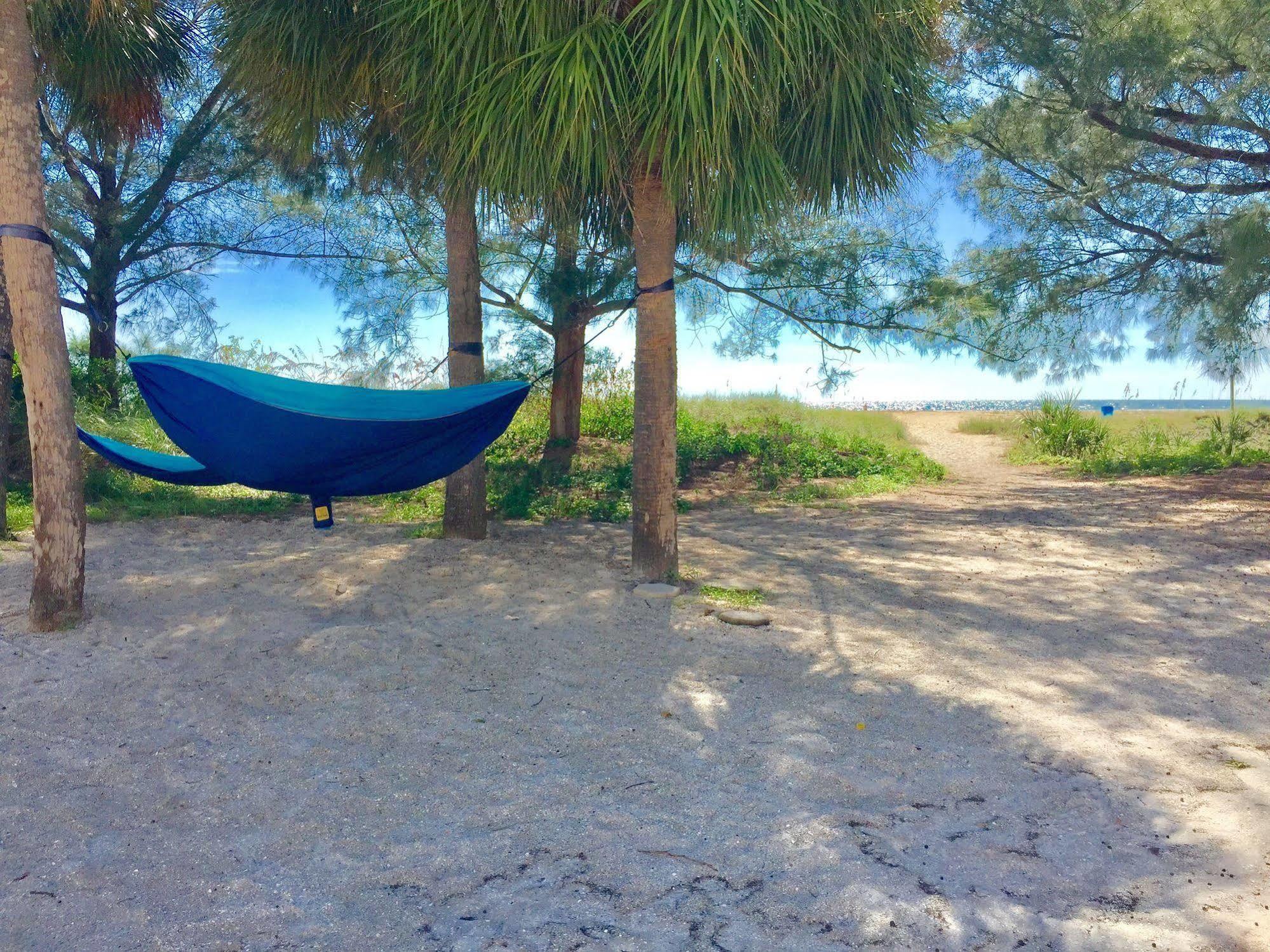 The Molloy - Treasure Island Suites & Cottages St. Pete Beach Bagian luar foto