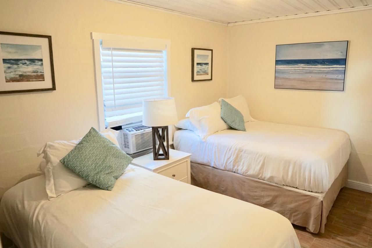 The Molloy - Treasure Island Suites & Cottages St. Pete Beach Bagian luar foto