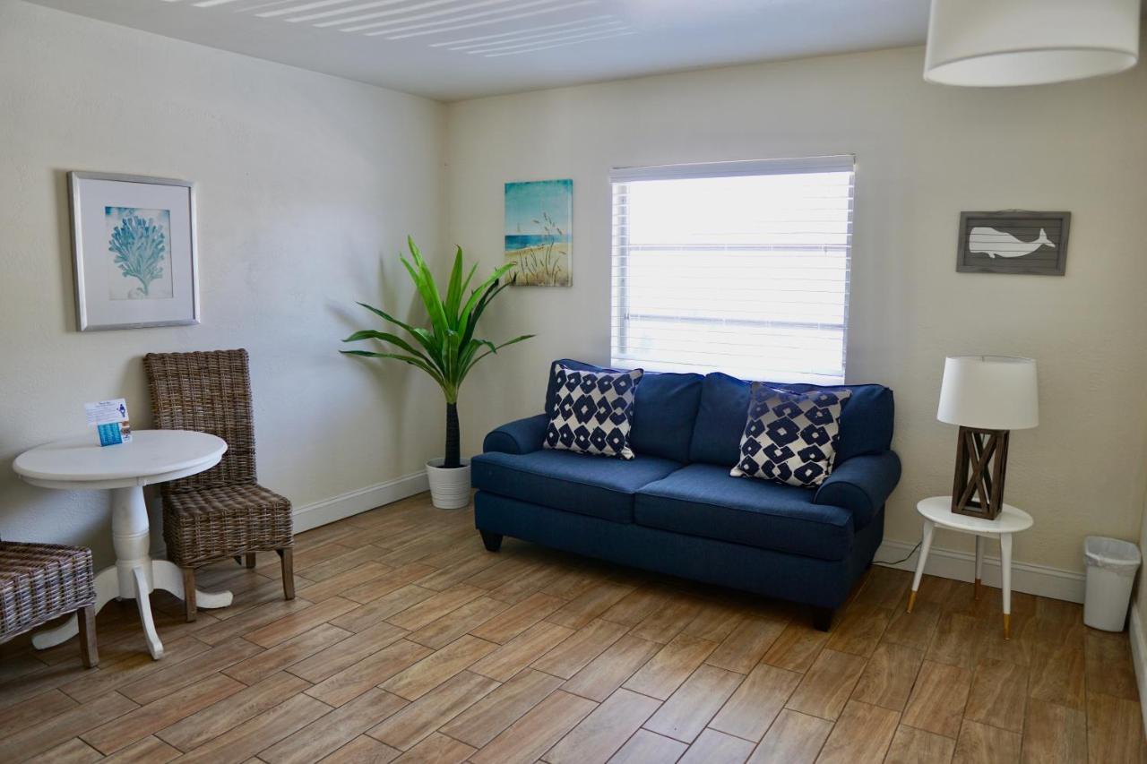 The Molloy - Treasure Island Suites & Cottages St. Pete Beach Bagian luar foto