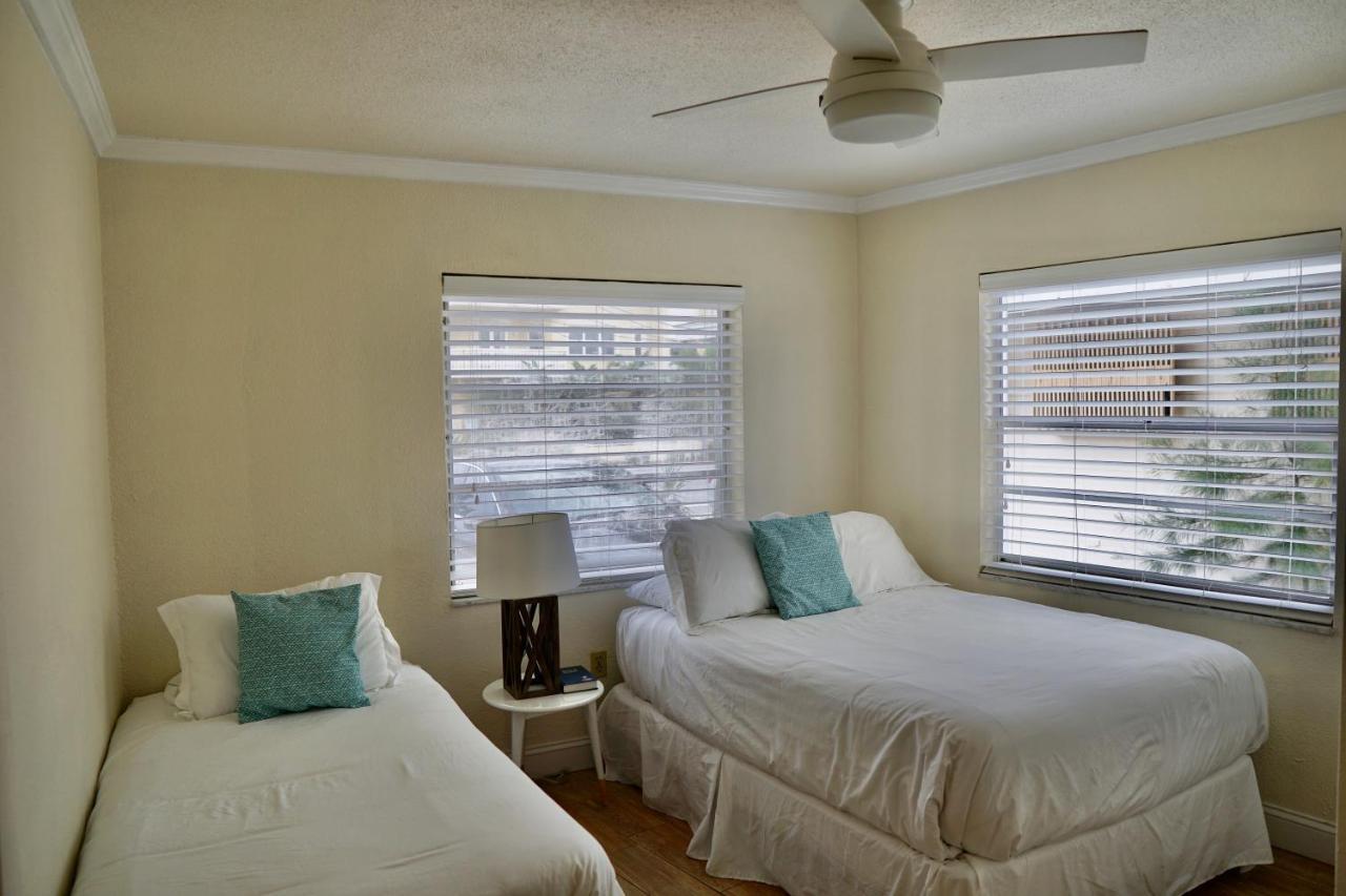 The Molloy - Treasure Island Suites & Cottages St. Pete Beach Bagian luar foto