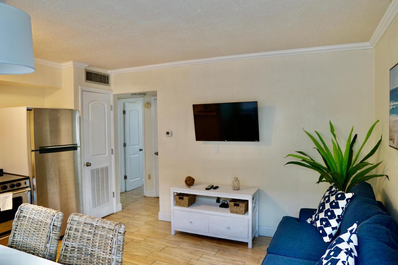 The Molloy - Treasure Island Suites & Cottages St. Pete Beach Bagian luar foto